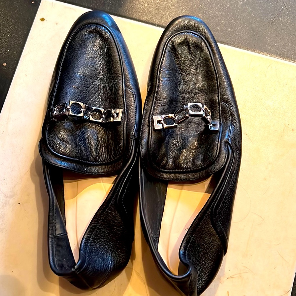 Zara size 6 black leather loafer